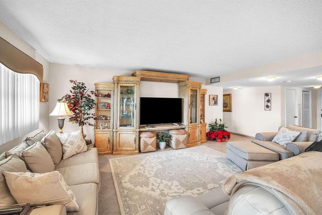 800 NE 195th Street 601, Miami, FL 33179