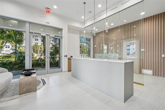 10281 W Bay Harbor Dr 505, Bay Harbor Islands, FL 33154