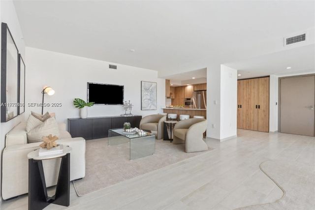 10281 W Bay Harbor Dr 505, Bay Harbor Islands, FL 33154