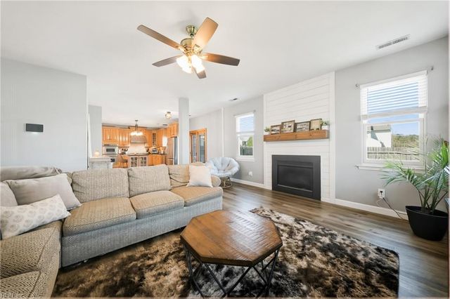 1704 Lancing Crest CIR, Chesapeake, VA 23323