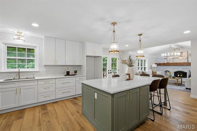 1674 Old Baxter Road, Chesterfield, MO 63017