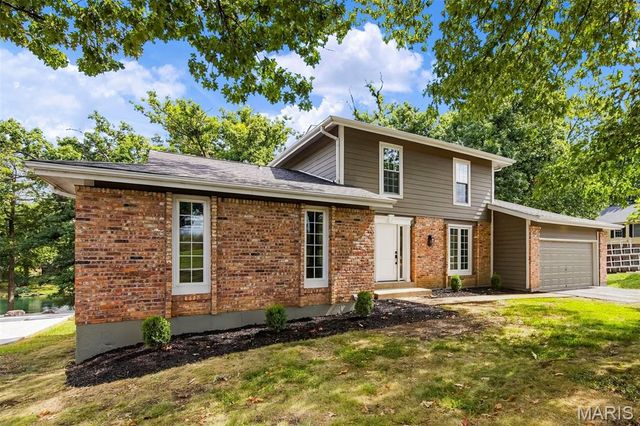1674 Old Baxter Road, Chesterfield, MO 63017