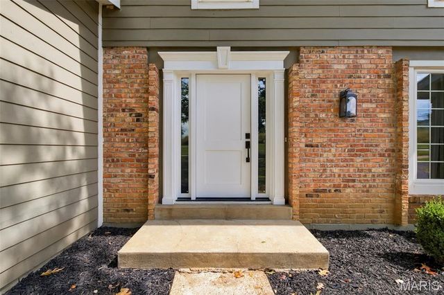 1674 Old Baxter Road, Chesterfield, MO 63017