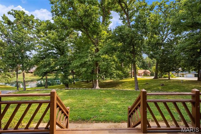 1674 Old Baxter Road, Chesterfield, MO 63017