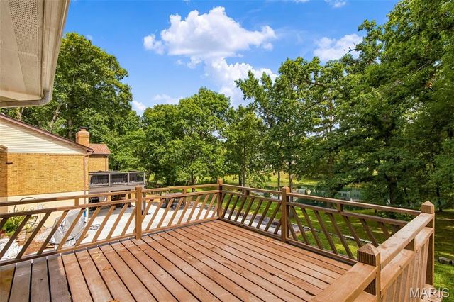 1674 Old Baxter Road, Chesterfield, MO 63017