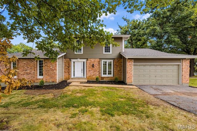 1674 Old Baxter Road, Chesterfield, MO 63017