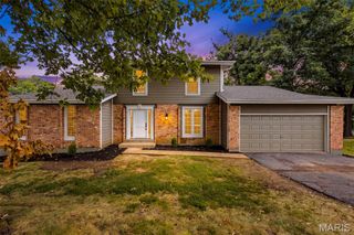 1674 Old Baxter Road, Chesterfield, MO 63017