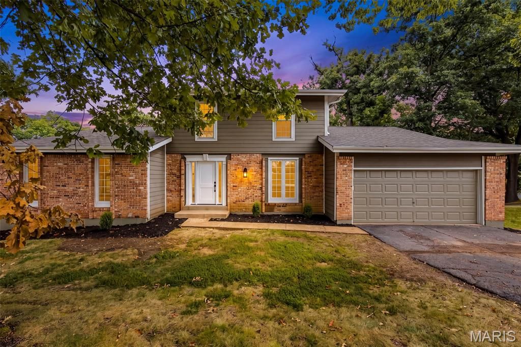 1674 Old Baxter Road, Chesterfield, MO 63017