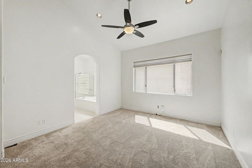 Image 13 of property listing at 9438 N 115TH Street, Scottsdale, AZ 85259