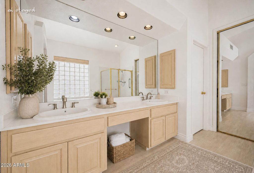 Image 16 of property listing at 9438 N 115TH Street, Scottsdale, AZ 85259