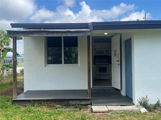 753 SW 3rd St, Dania Beach, FL 33004