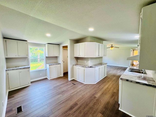 17170 Jennifer Dr, Livingston, LA 70754