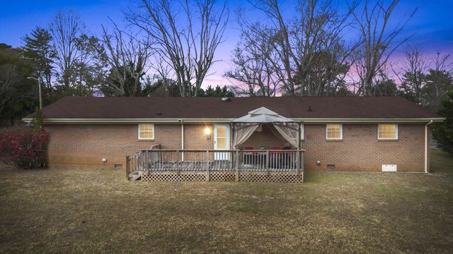 4636 Meadow Avenue NW, Cleveland, TN 37312