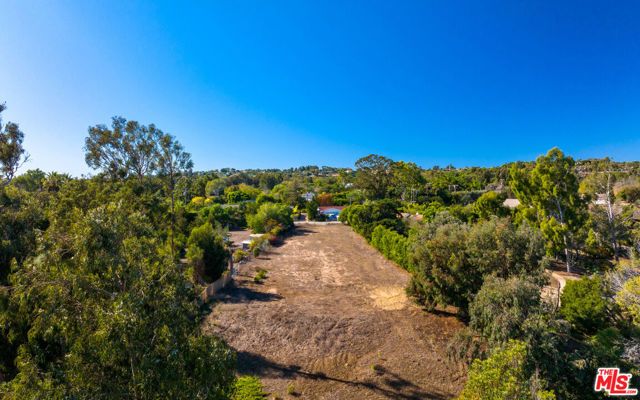 6672 Zumirez Drive, Malibu, CA 90265