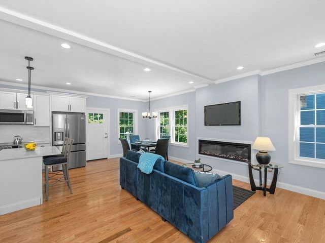 26 Fuller Street 2, Waltham, MA 02453