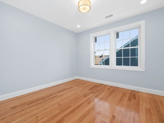 26 Fuller Street 2, Waltham, MA 02453
