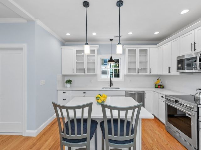 26 Fuller Street 2, Waltham, MA 02453