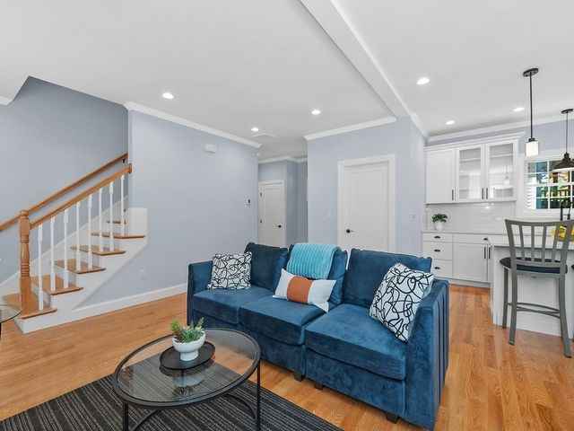 26 Fuller Street 2, Waltham, MA 02453