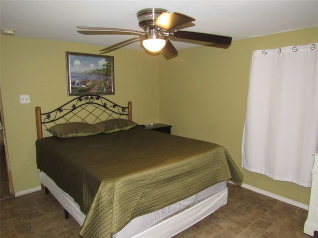124 Holly Oak Drive, Weatherford, TX 76087