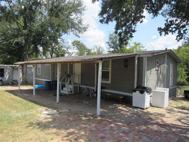 124 Holly Oak Drive, Weatherford, TX 76087