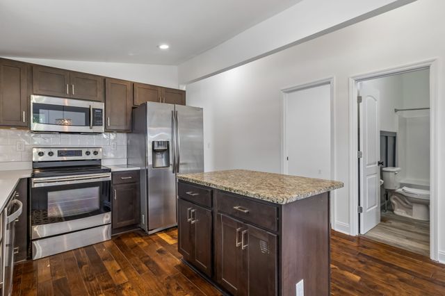 842 N 2nd St, Nashville, TN 37207