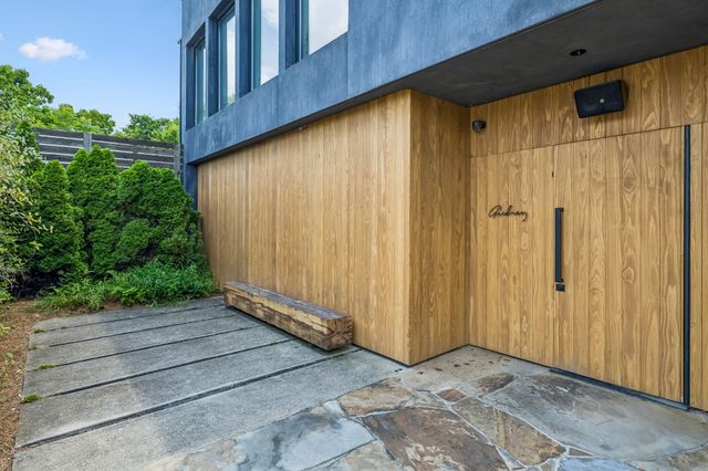 842 N 2nd St, Nashville, TN 37207