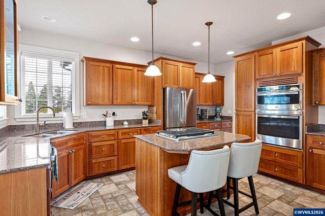 1401 Ranier Lp NW, Salem, OR 97304