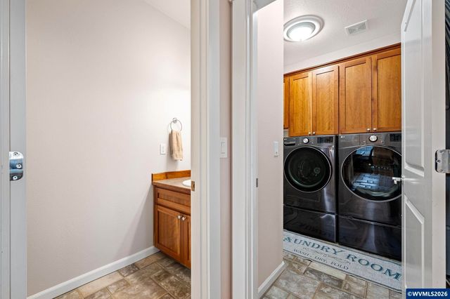 1401 Ranier Lp NW, Salem, OR 97304
