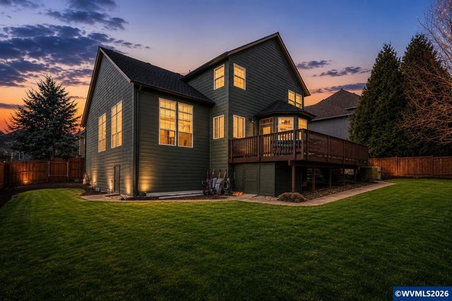1401 Ranier Lp NW, Salem, OR 97304