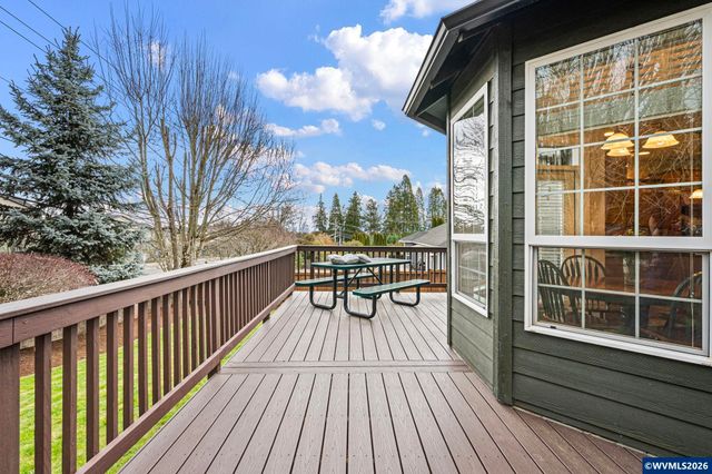 1401 Ranier Lp NW, Salem, OR 97304