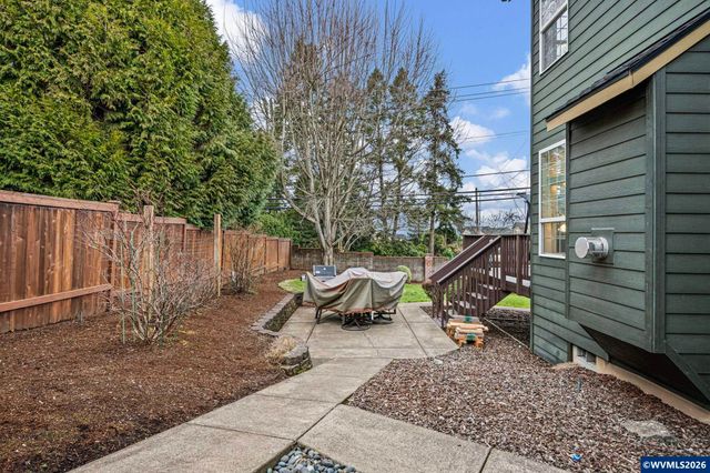 1401 Ranier Lp NW, Salem, OR 97304