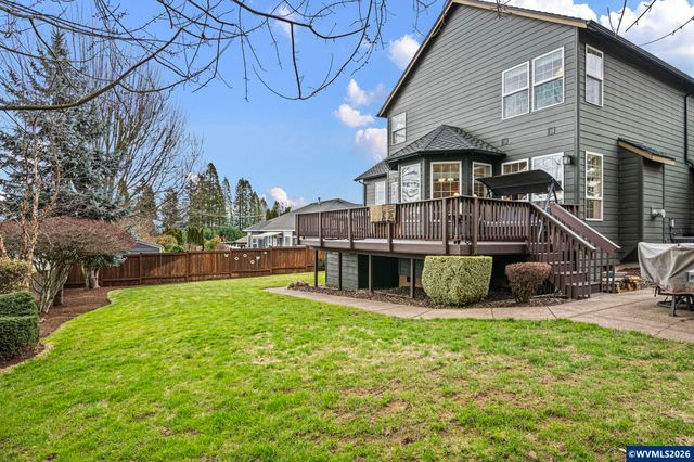 1401 Ranier Lp NW, Salem, OR 97304