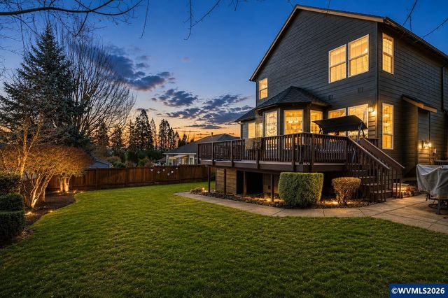 1401 Ranier Lp NW, Salem, OR 97304