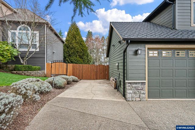 1401 Ranier Lp NW, Salem, OR 97304
