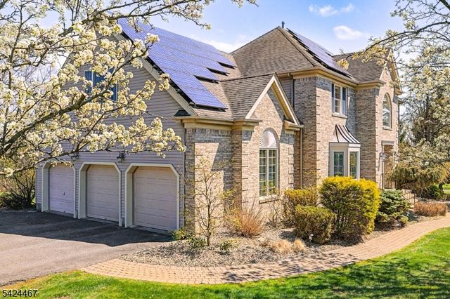 2 Moonlight Trl, Raritan Twp., NJ 08822