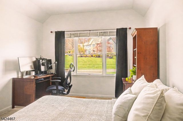 2 Moonlight Trl, Raritan Twp., NJ 08822
