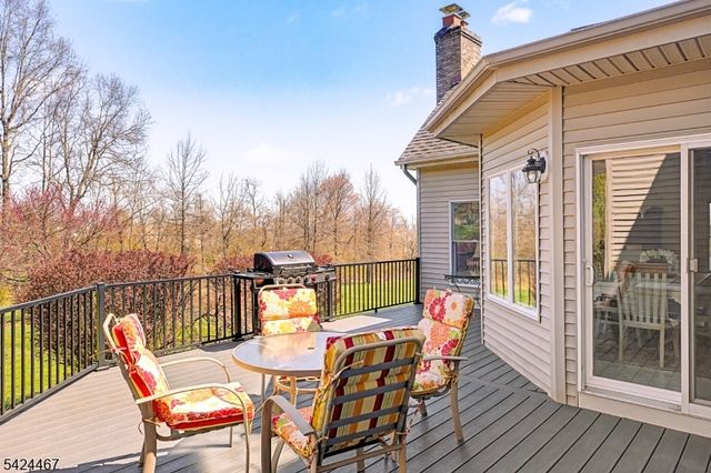 2 Moonlight Trl, Raritan Twp., NJ 08822