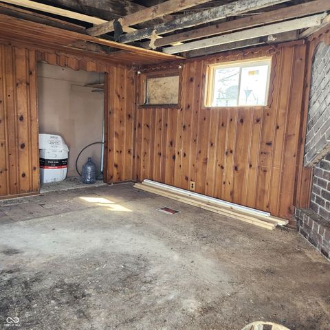 321 S Madison Avenue, Anderson, IN 46016