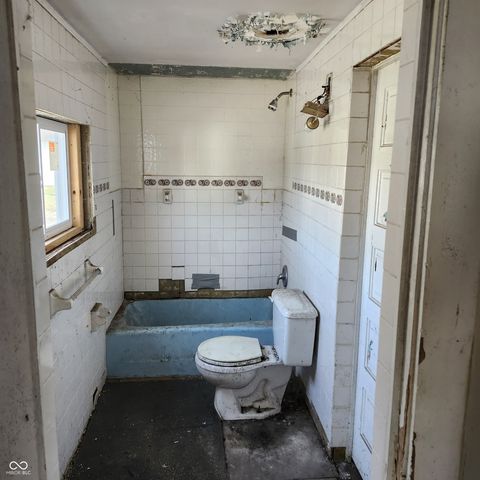 321 S Madison Avenue, Anderson, IN 46016