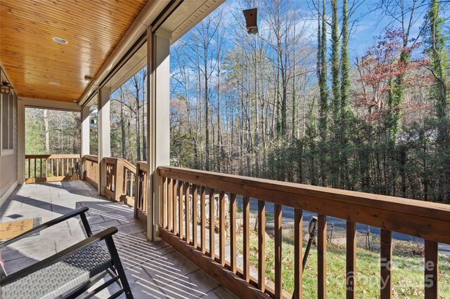 102 Wolf Shoals Drive, Hendersonville, NC 28739