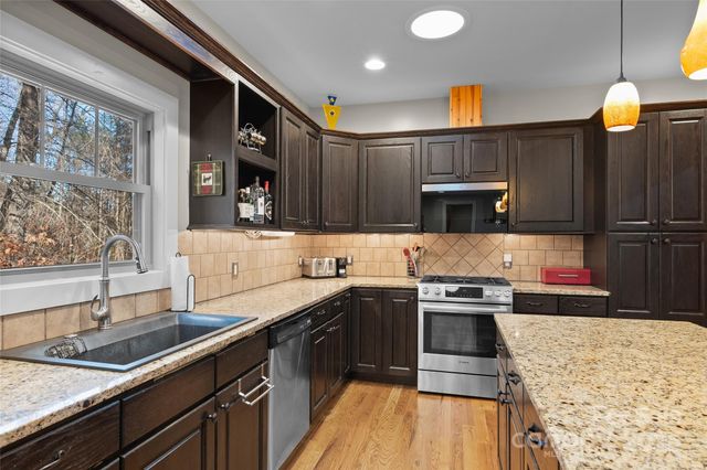 102 Wolf Shoals Drive, Hendersonville, NC 28739