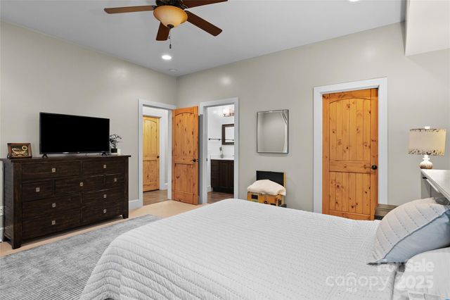 102 Wolf Shoals Drive, Hendersonville, NC 28739