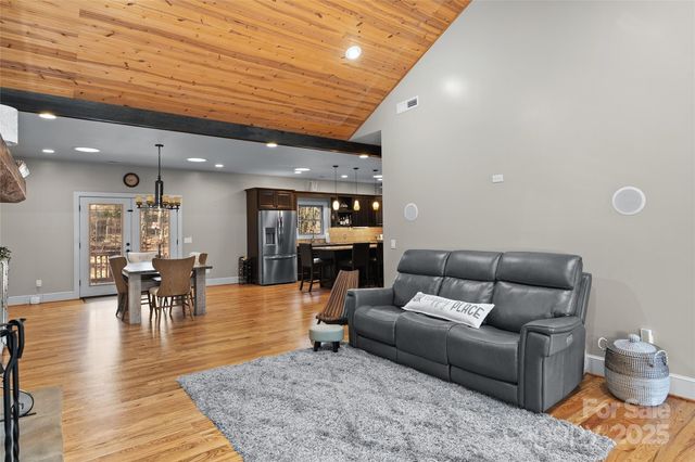 102 Wolf Shoals Drive, Hendersonville, NC 28739