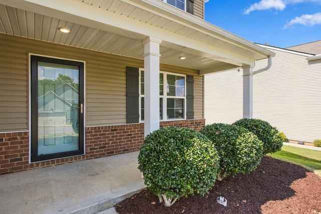 1240 Oxford Village Cv, Columbia, TN 38401
