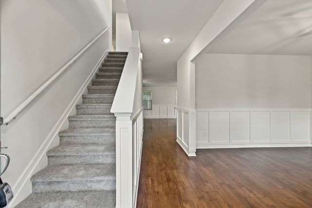 1240 Oxford Village Cv, Columbia, TN 38401