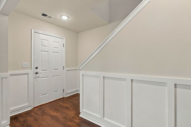 1240 Oxford Village Cv, Columbia, TN 38401