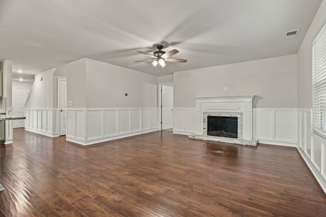 1240 Oxford Village Cv, Columbia, TN 38401
