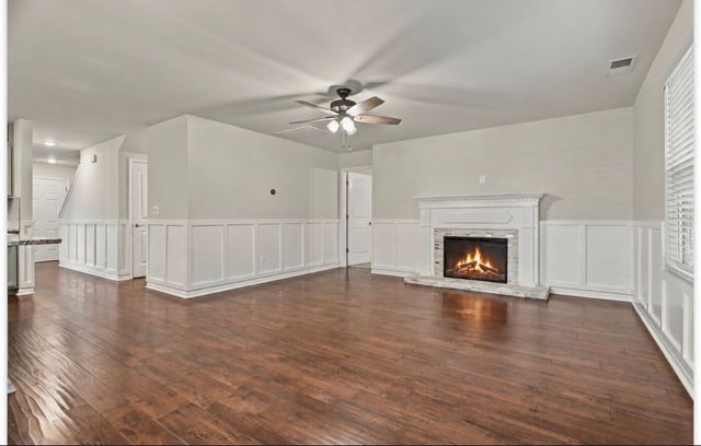 1240 Oxford Village Cv, Columbia, TN 38401