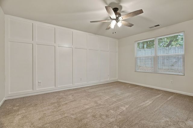 1240 Oxford Village Cv, Columbia, TN 38401