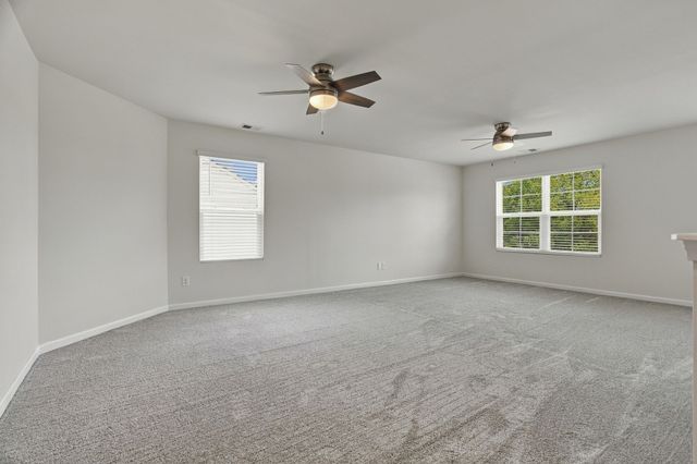 1240 Oxford Village Cv, Columbia, TN 38401